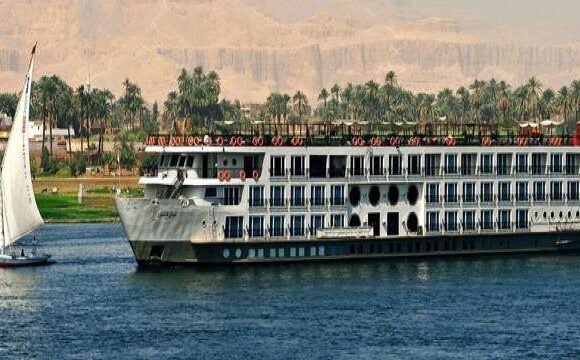 4 Days Nile Cruise From Aswan on blue shadow Nile cruise